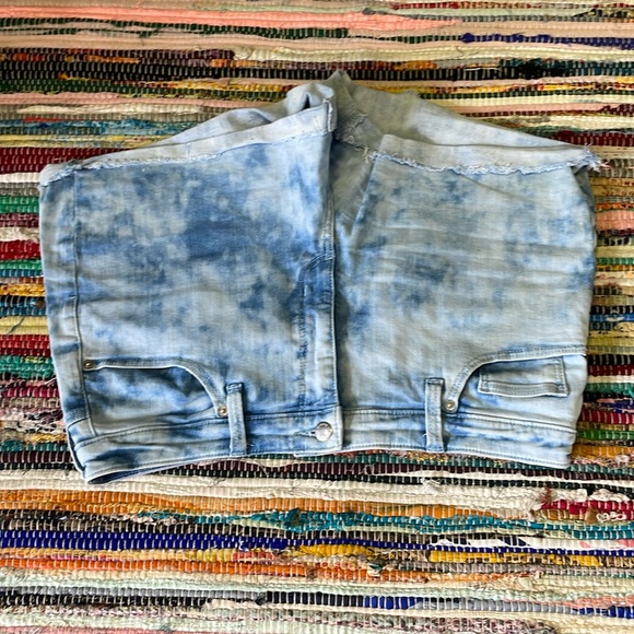 Universal Threads Tye Dyed MIDI Denim Shorts-#1889+ - Picture 7 of 11